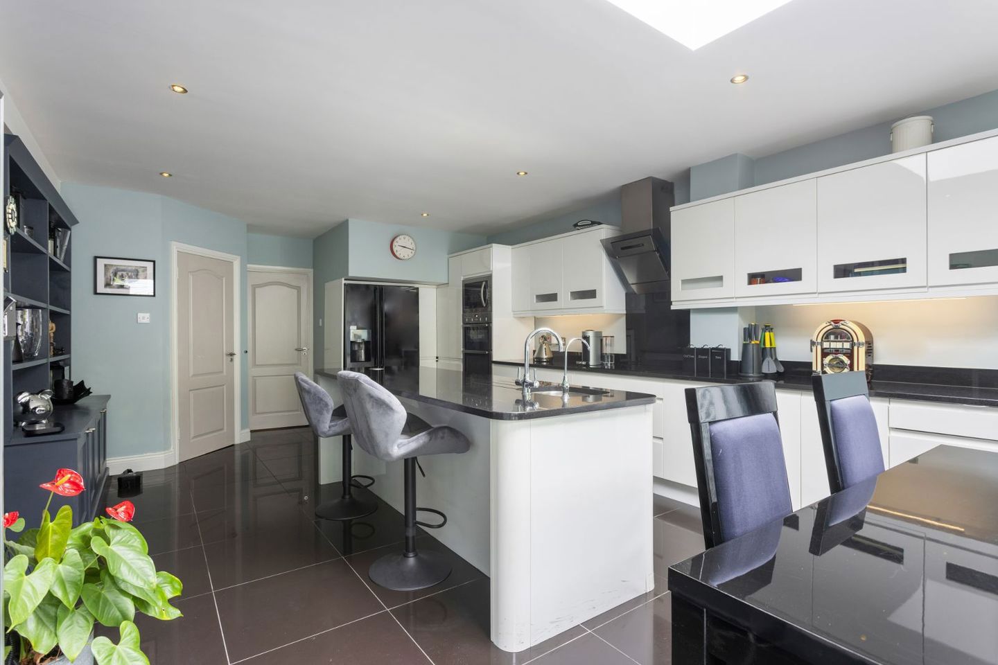 6 Brighton Court, Dublin 18, Foxrock, Dublin 18, D18TD25 14
