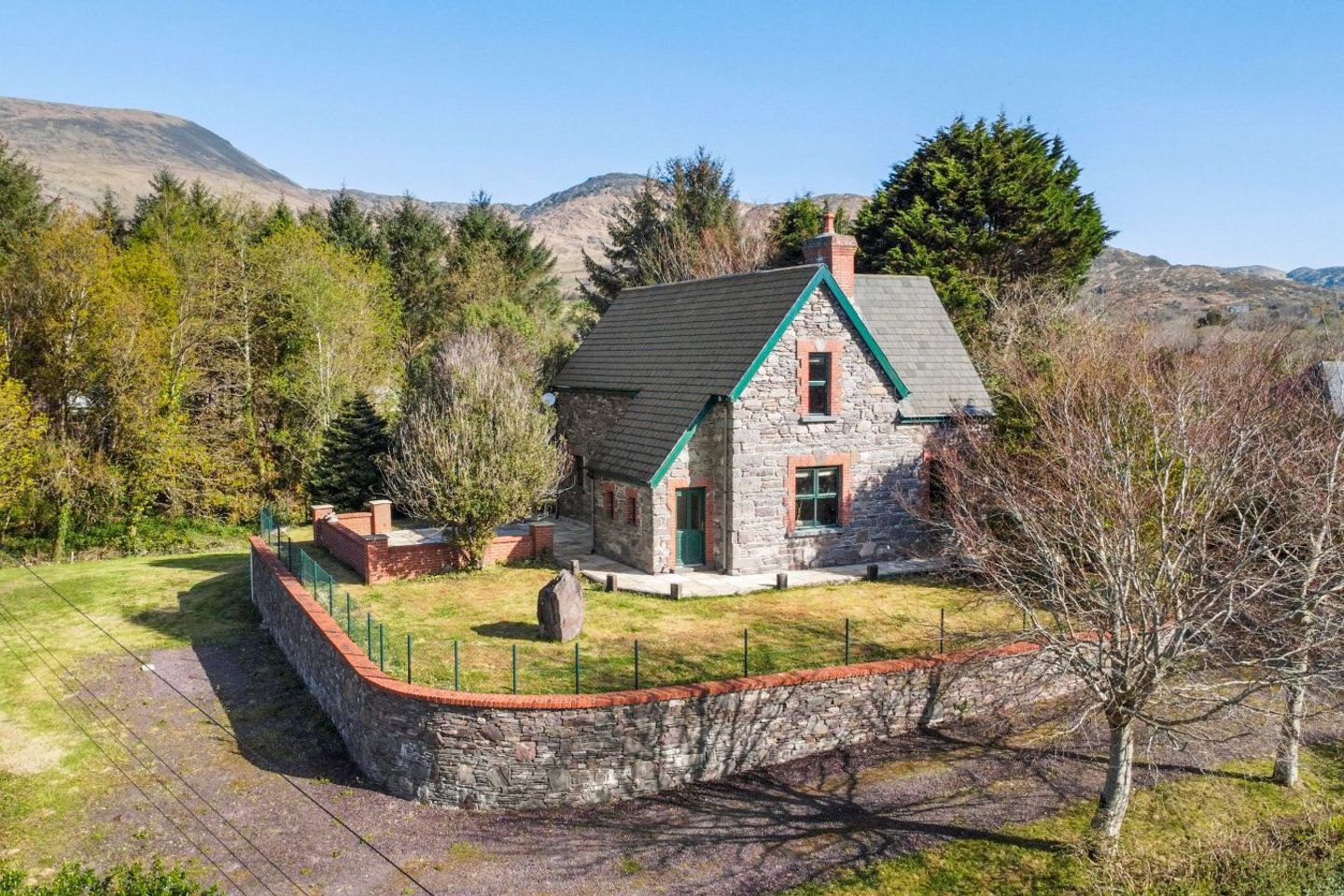 The Old School Residence, Behaghane, Castlecove, Caherdaniel, Co. Kerry, V93C85K 15
