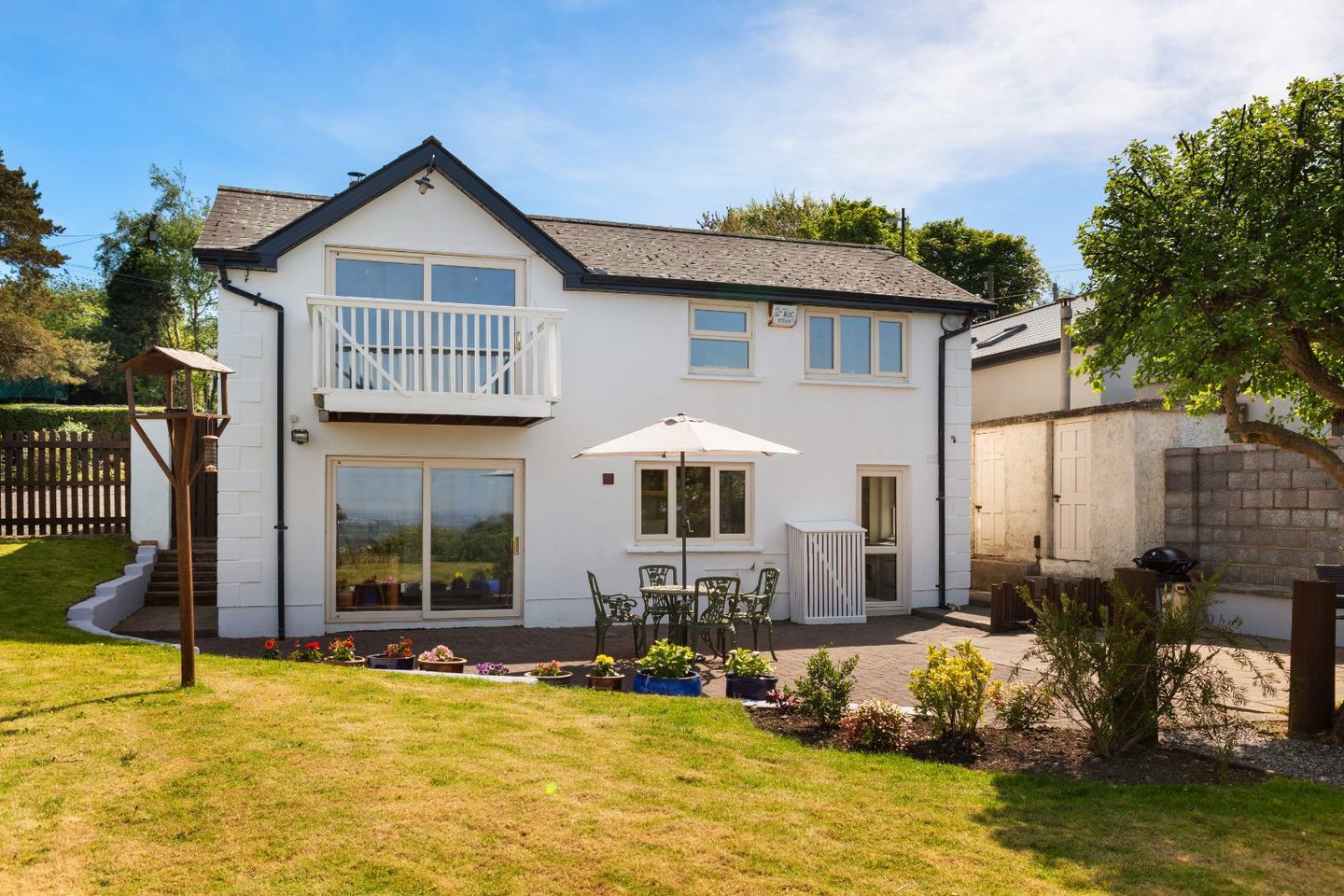 2 Woodtown Cottages, Rathfarnham, Dublin 16, D16W6X0