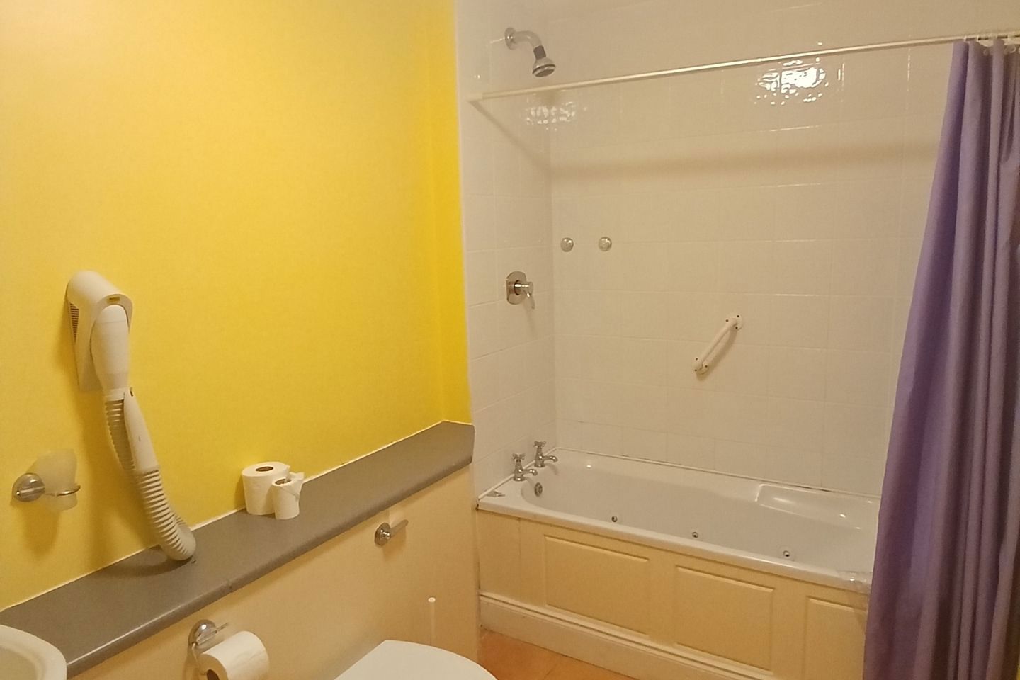 8 Grove Lodge Holiday Homes, Killorglin, Co. Kerry, V93R244 28