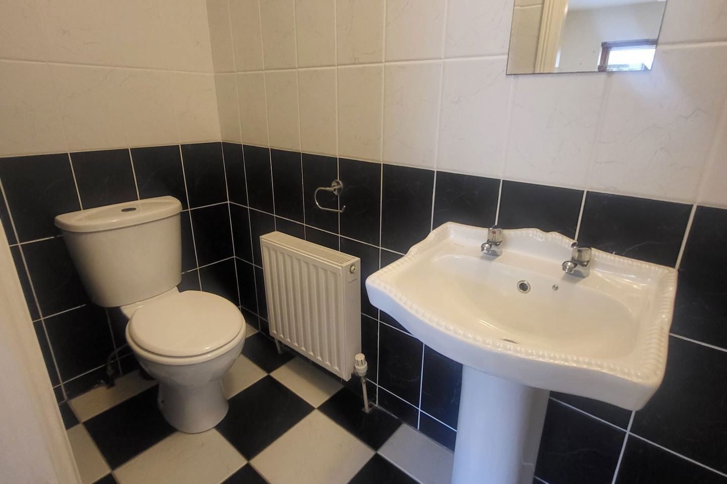 6 Earl Court, Lough Rinn, Gortletteragh, Co. Leitrim, N41X202 17
