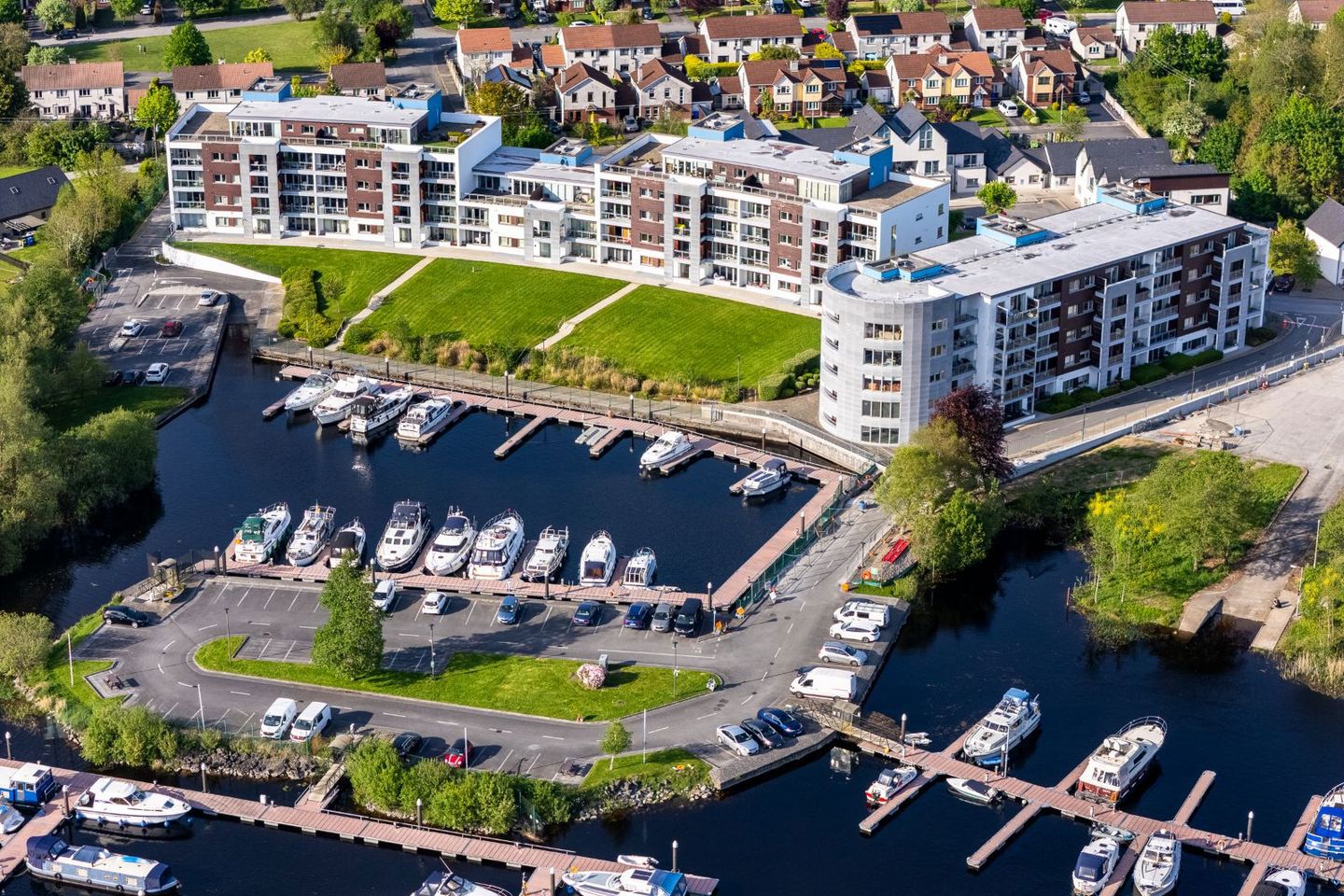 apartment 78 jolly mariner, marina village  brick island, coosan road  athlone