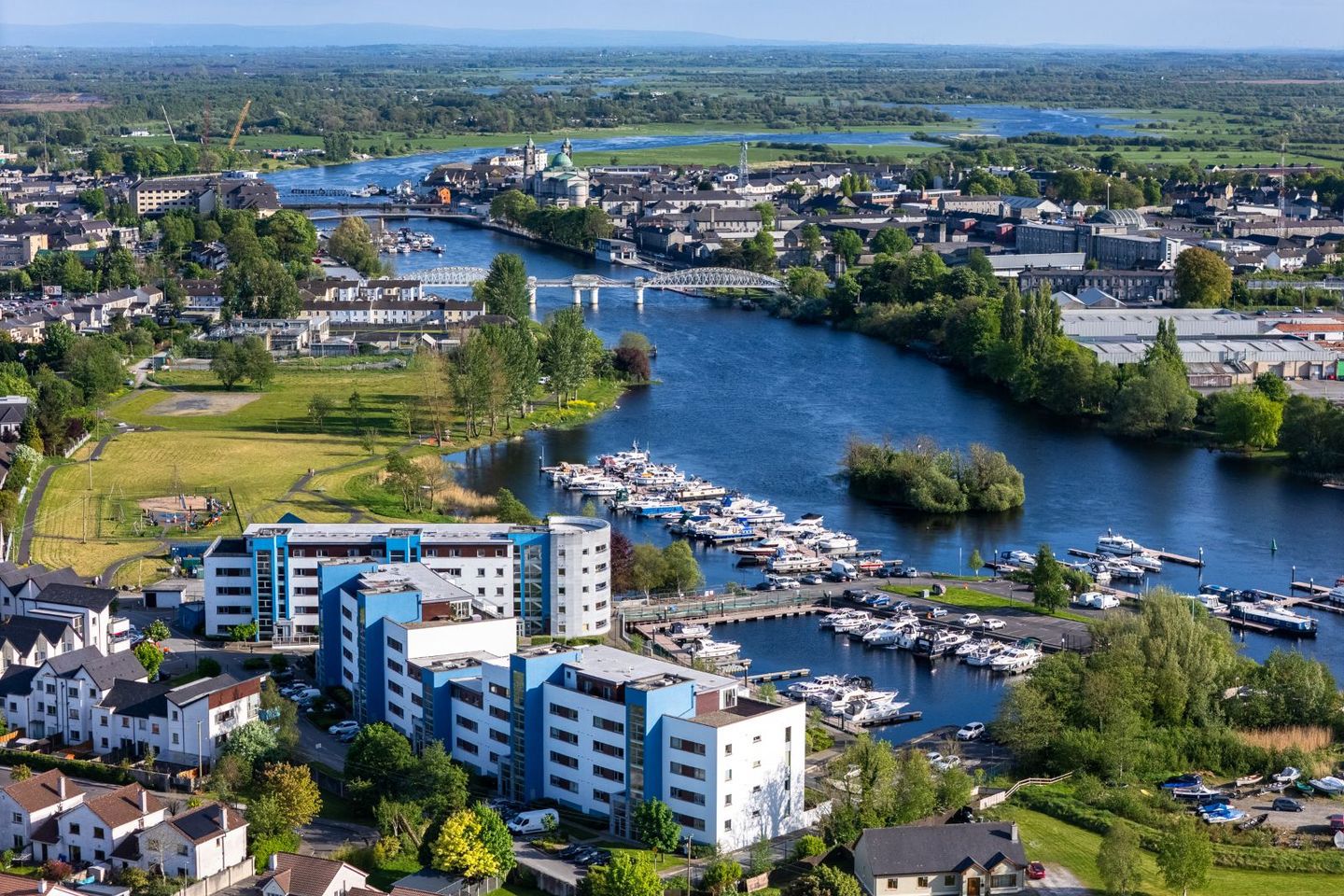 apartment 78 jolly mariner, marina village  brick island, coosan road  athlone