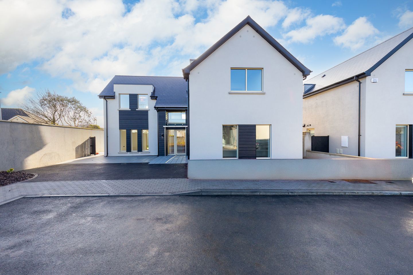 8 Grange Lough, Rosslare Strand, Co. Wexford, Y35ADF3 33