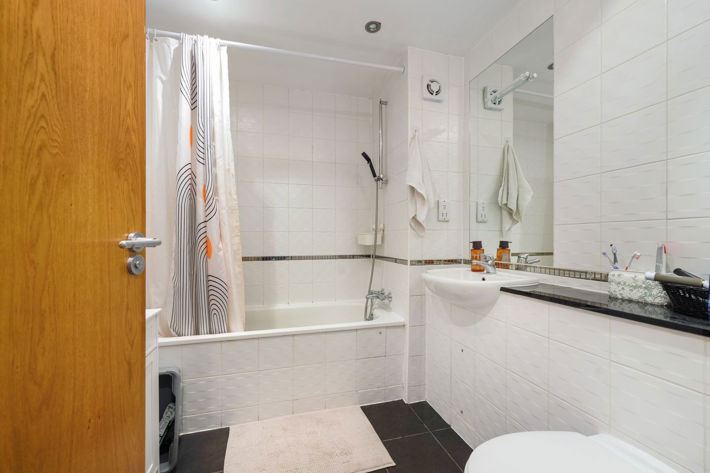70 The Crescent, Carrickmines Manor, D18 WC93, Carrickmines, Dublin 18 10