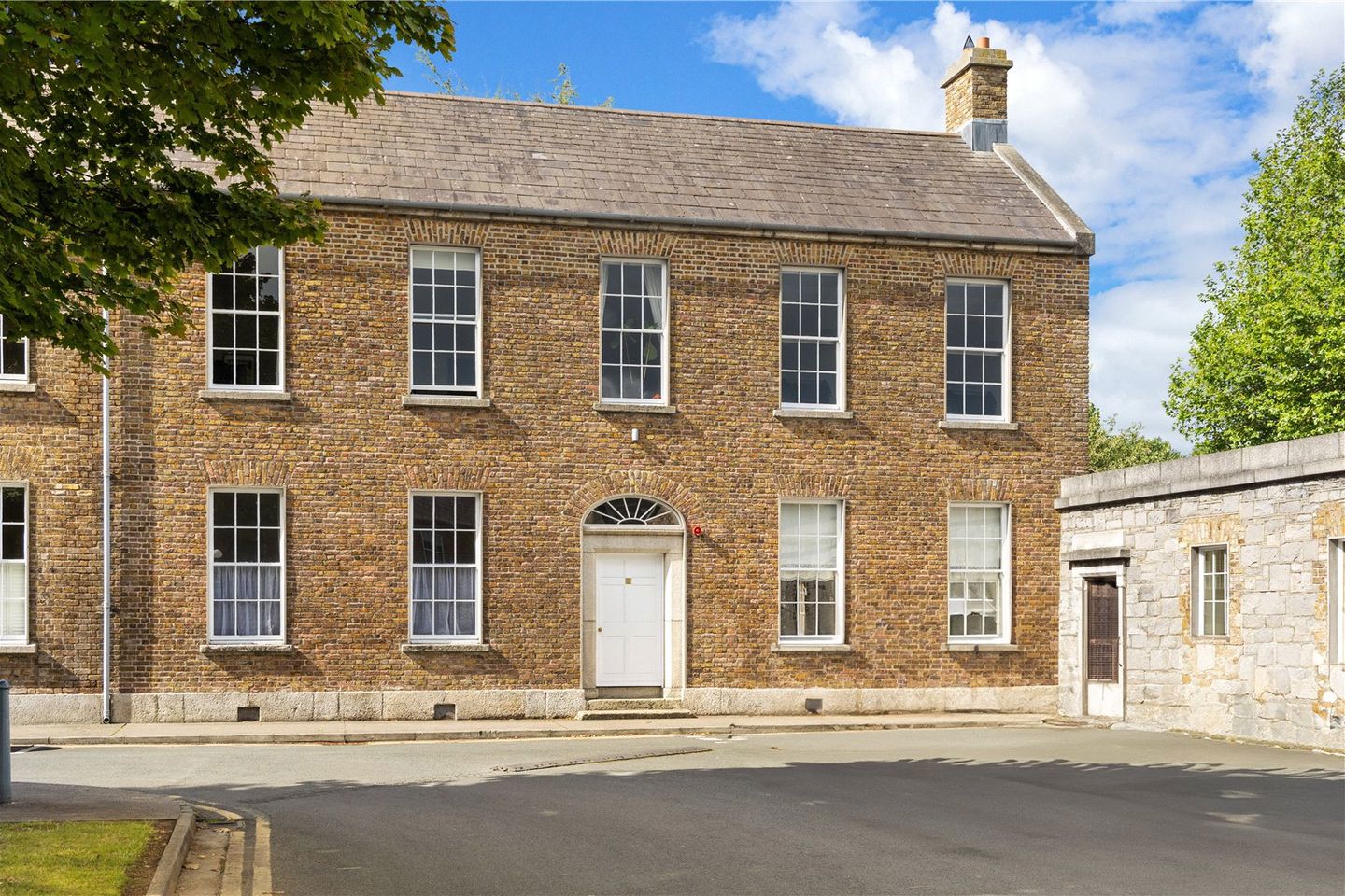 3 The Square, Beggars Bush, Ballsbridge, Dublin 4, D04HC52 2