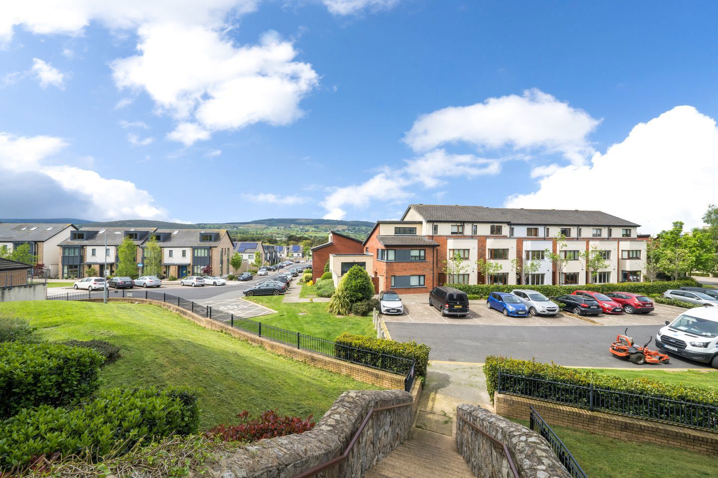 70 The Crescent, Carrickmines Manor, D18 WC93, Carrickmines, Dublin 18 13