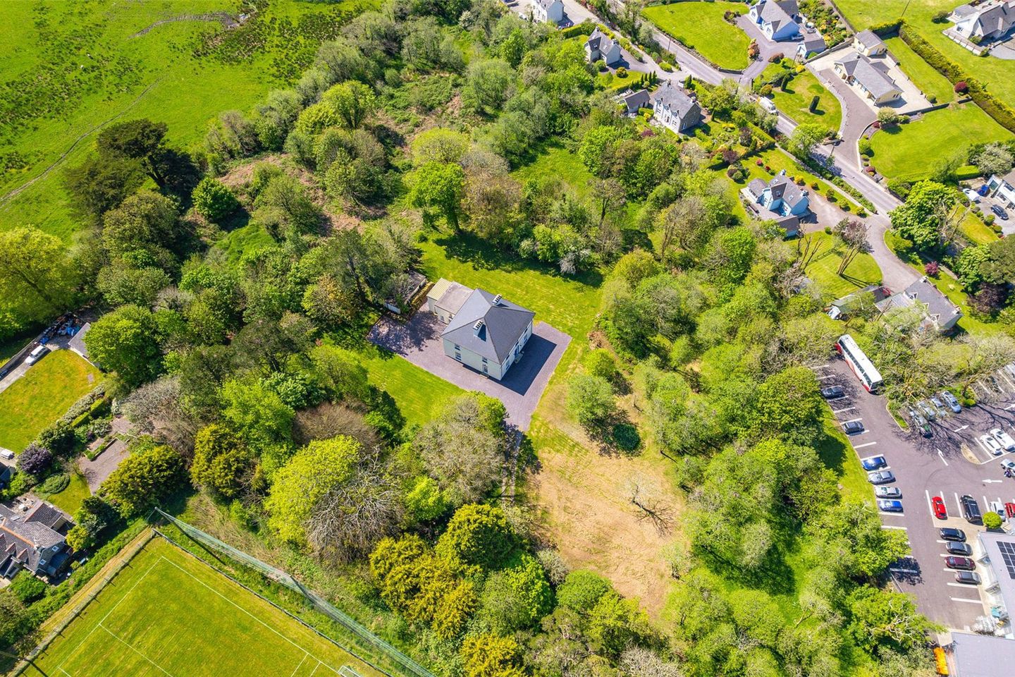 Lawn House, West End, Drimoleague, Co. Cork, P47K594