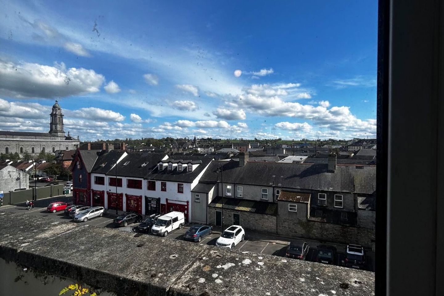 apt 22, hibernian court, main st