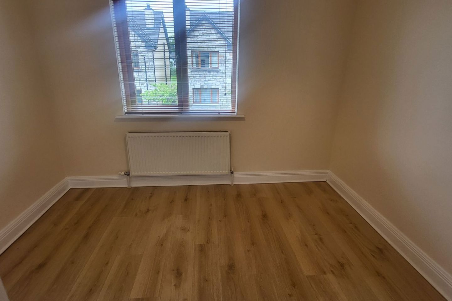 6 Earl Court, Lough Rinn, Gortletteragh, Co. Leitrim, N41X202 9