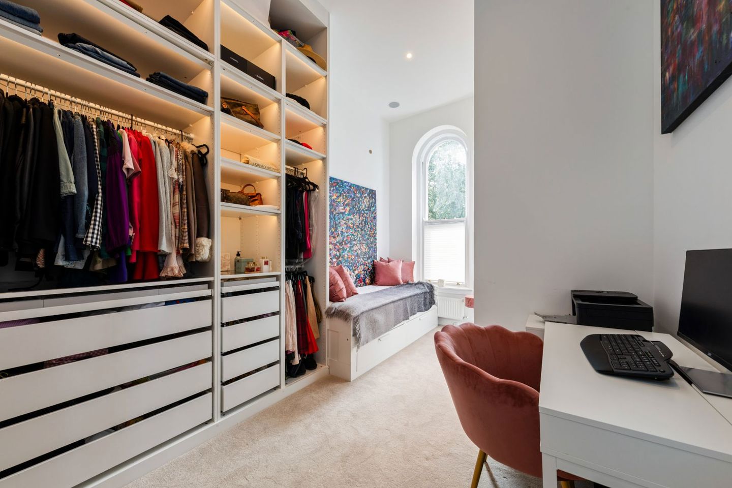 Apartment 3 , Holyrood Castle, Sandymount, Dublin 4, D04AE36 13