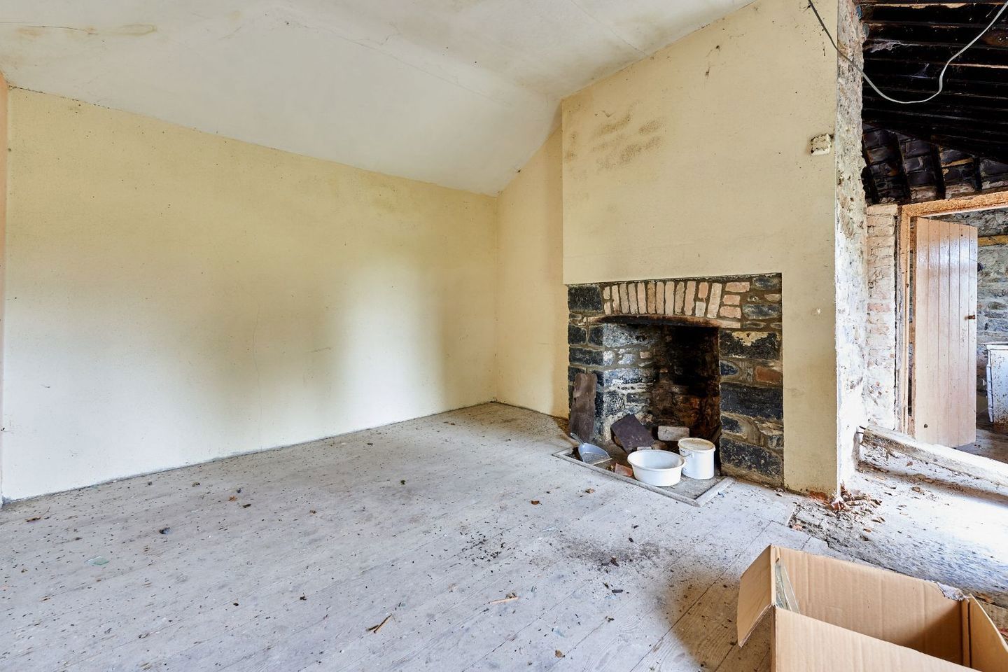Lock House, Castlegaddery, Ballynacargy, Ballynacarrigy, Co. Westmeath, N91RD93 4