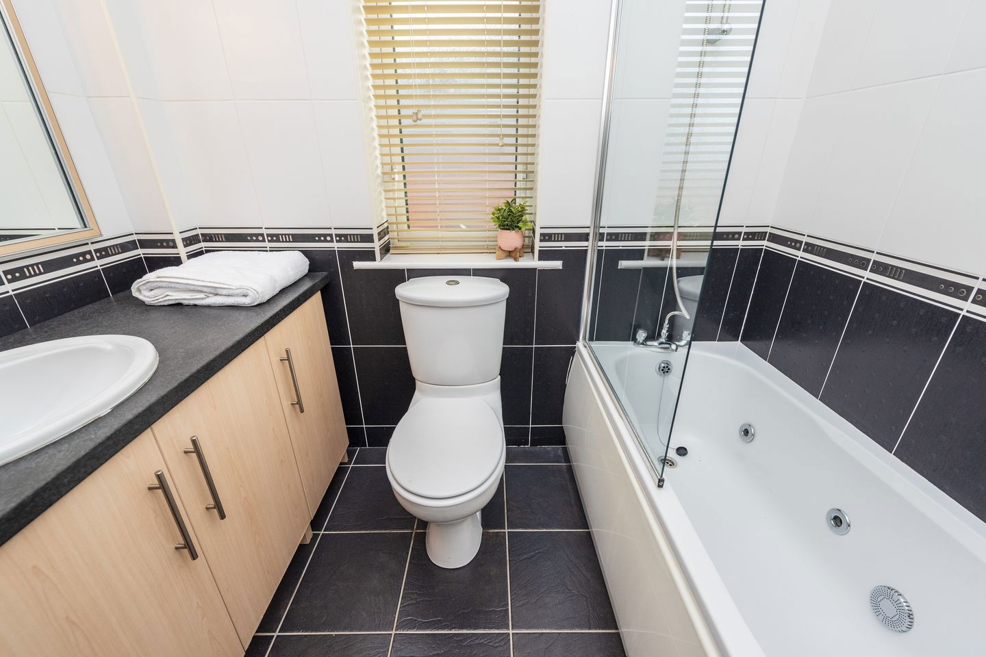 3 Carrigmore Glen, Saggart, Co. Dublin, D24N634 32