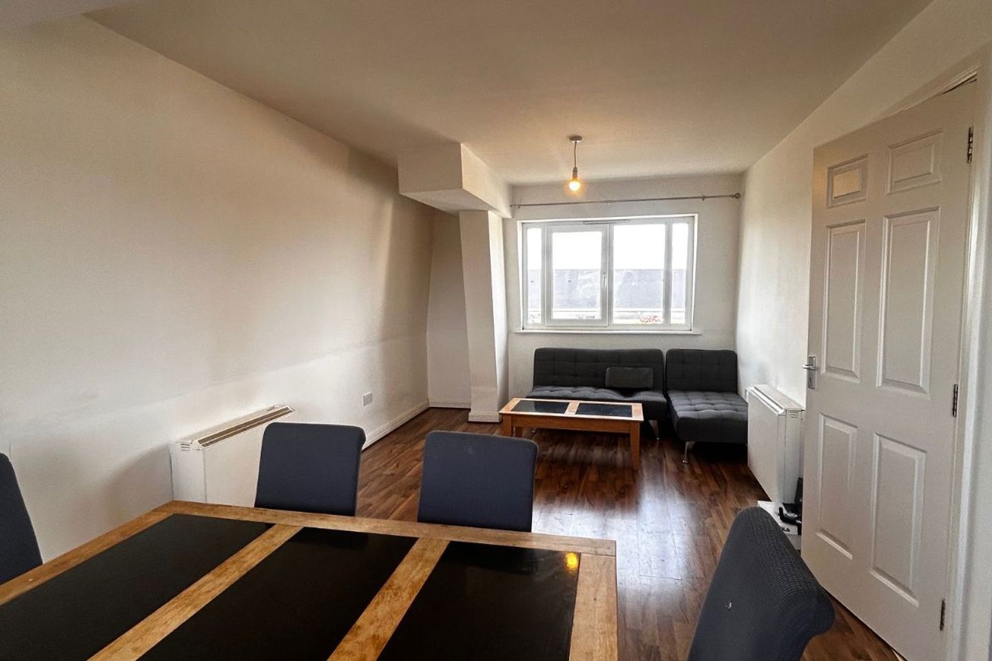 apt 22, hibernian court, main st