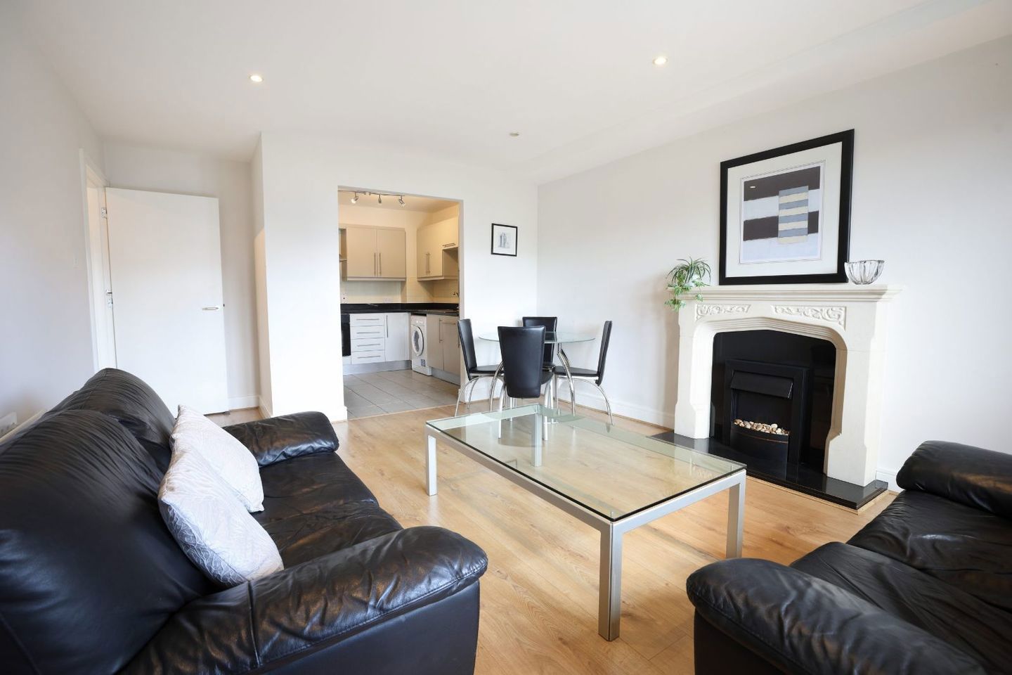 Apartment 27, Carmanhall Court, Burton Hall Road, Leopardstown, Dublin 18, D18YK84 17