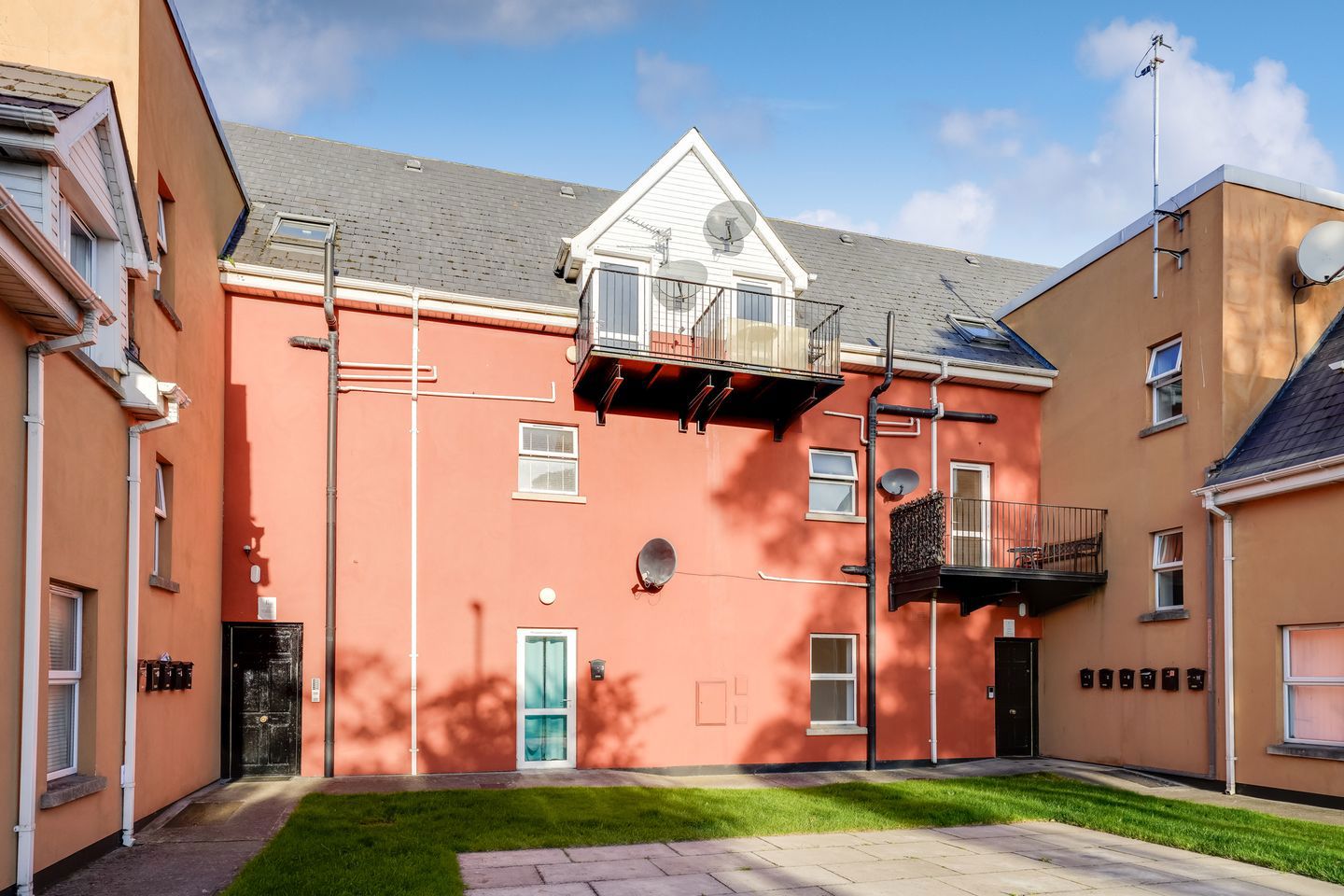 12 Brownsbarn Gardens, Kingswood Cross, Citywest, Co. Dublin 24