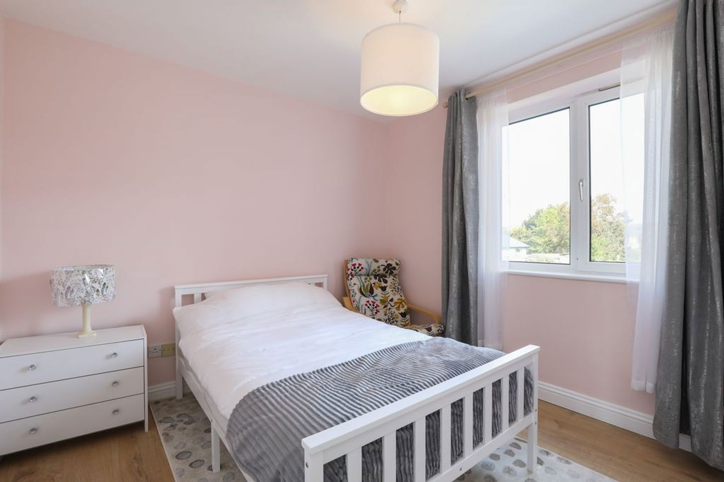 10 radcliffe apts, dublin rd, dublin 13 7